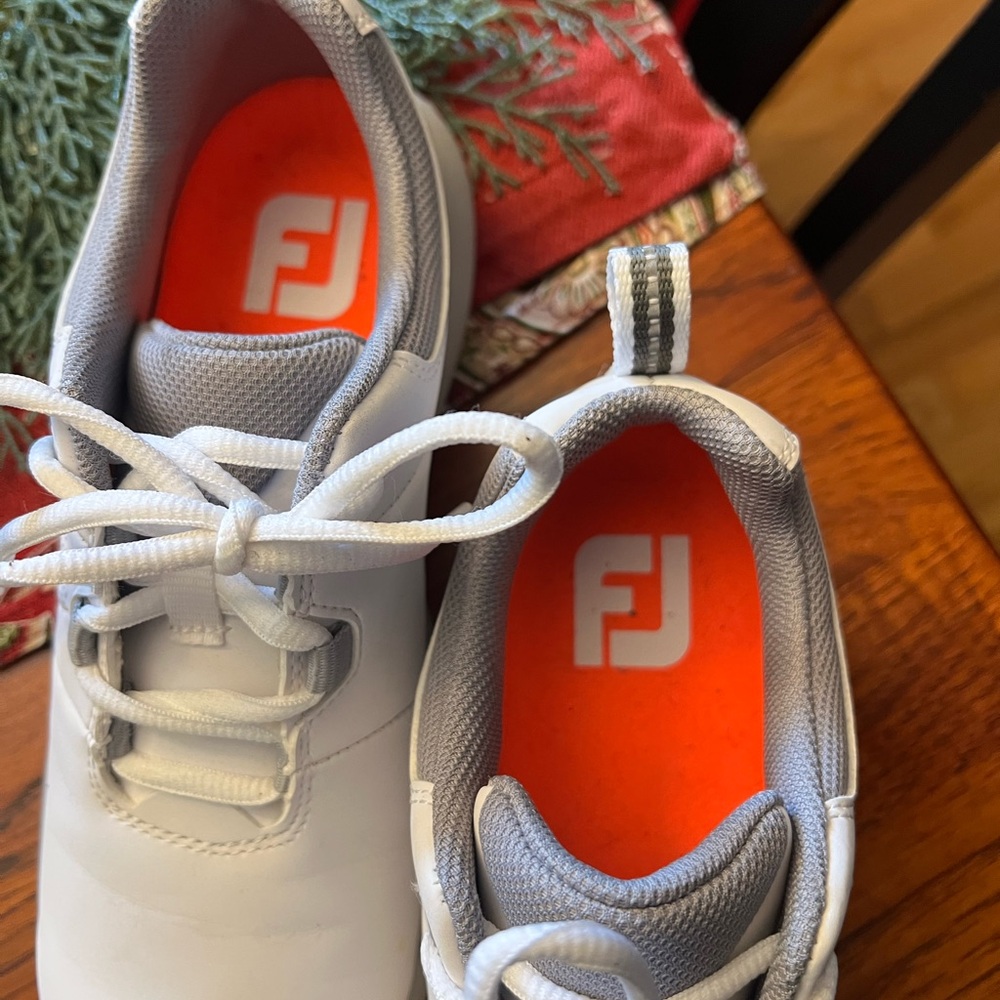 FootJoy Ladies eComfort spiked golf shoes - Picture 3 of 4